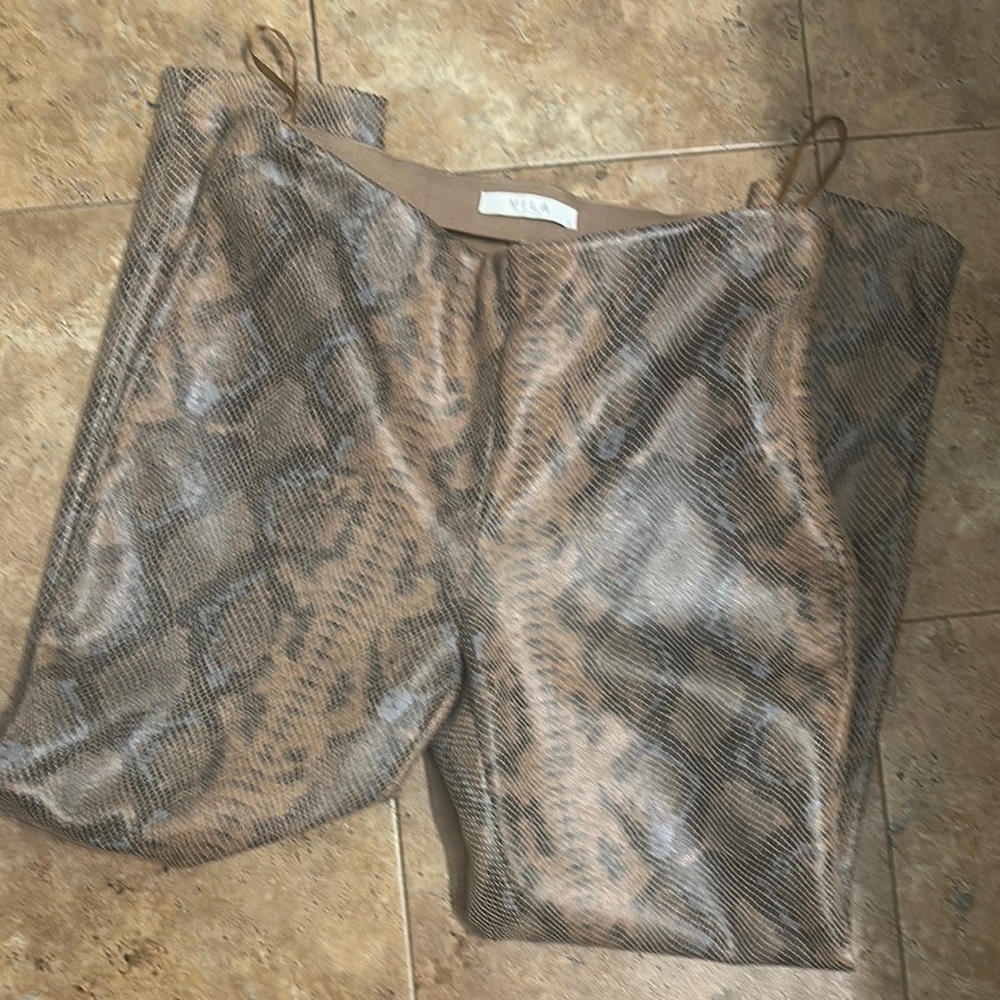 VILA Brown and Black Patterned Leggings